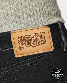 Parche De Cuero Con Logo